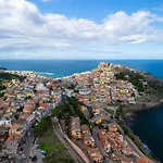 Air Conditioning, Swimming Pool And Parking Space Lejlighed Castelsardo
