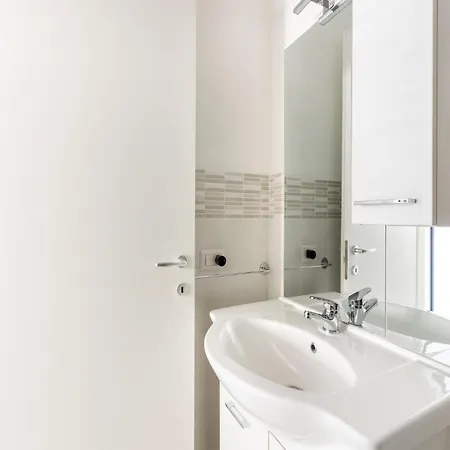 Air Conditioning, Swimming Pool And Parking Space *